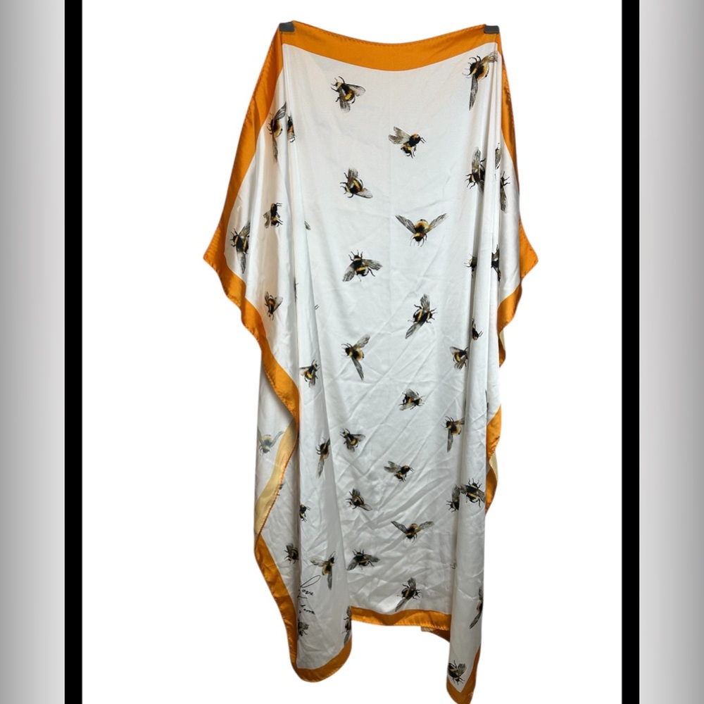 RARE Limited Edition Bumble Bee Love Victoria Beckham Target Collab Scarf 45x45 - Picture 3 of 3
